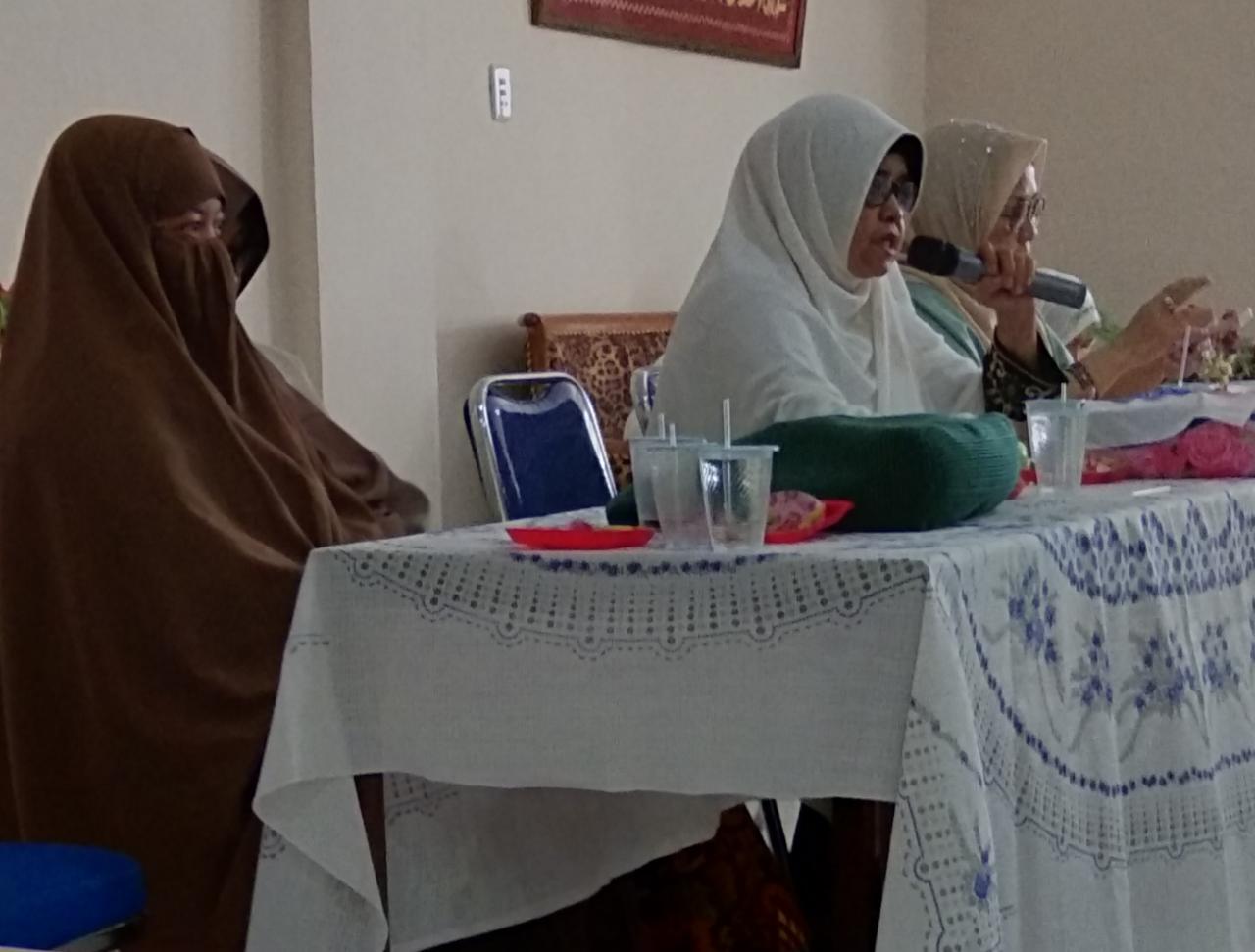 Ketua Muslimah Wahdah Aceh Menjadi Salah Satu Pemateri Pada Kajian Ilmiah