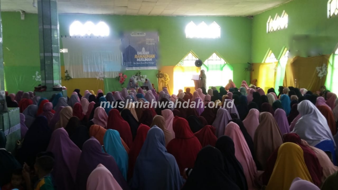 Ribuan Muslimah Bulukumba Mengikuti Daurah Ramadhan Muslimah Serentak di 7 Kecamatan.