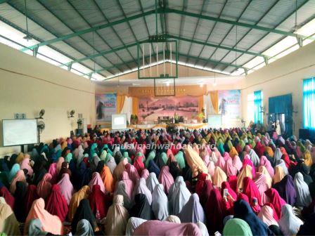Buktikan Pengorbanan, Ribuan Muslimah Bone Banjiri Gedung Surya Indah Watampone