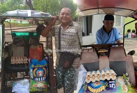 Senyum Bahagia Penarik Bentor di Tengah Wabah Corona