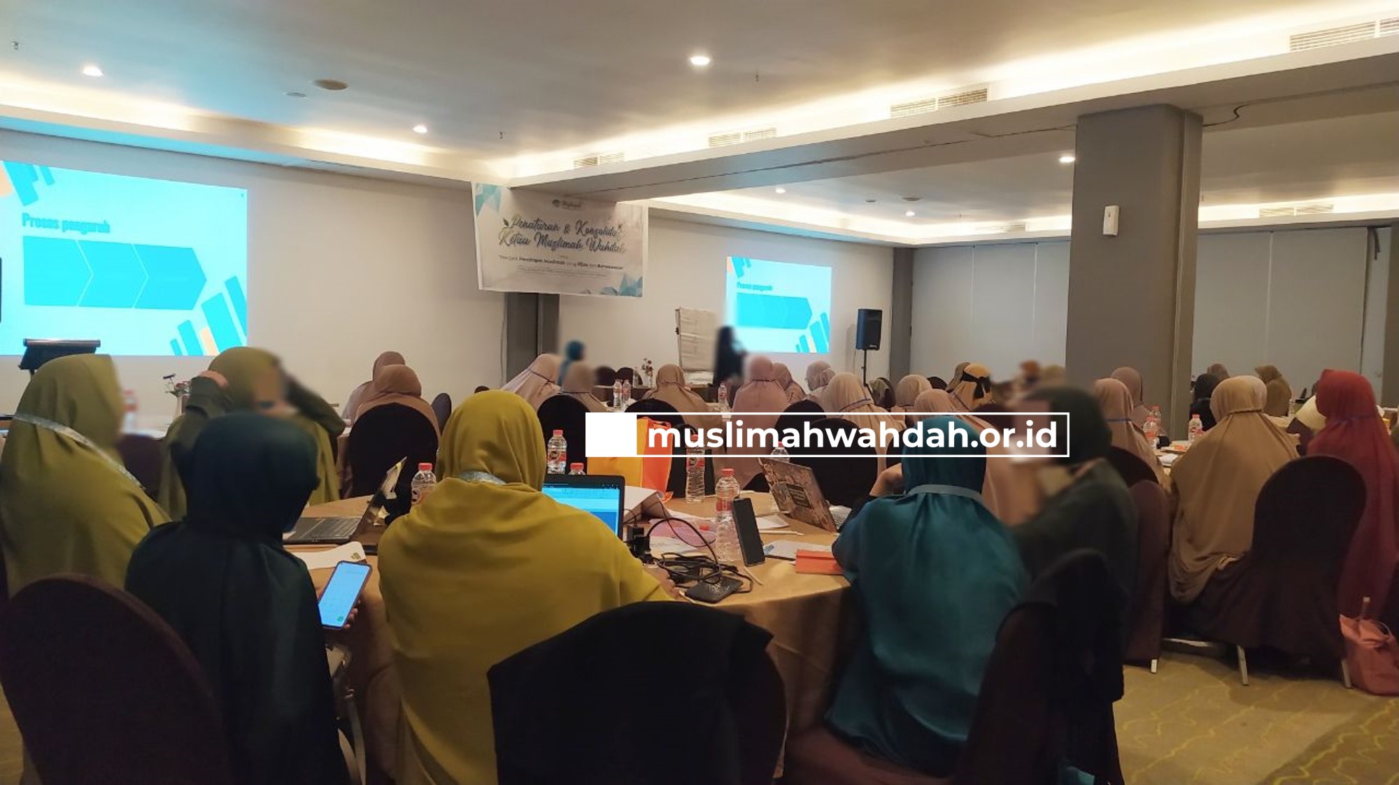 Tingkatkan Kompetensi Kepemimpinan, Muslimah Wahdah se-Indonesia Ikuti Penataran