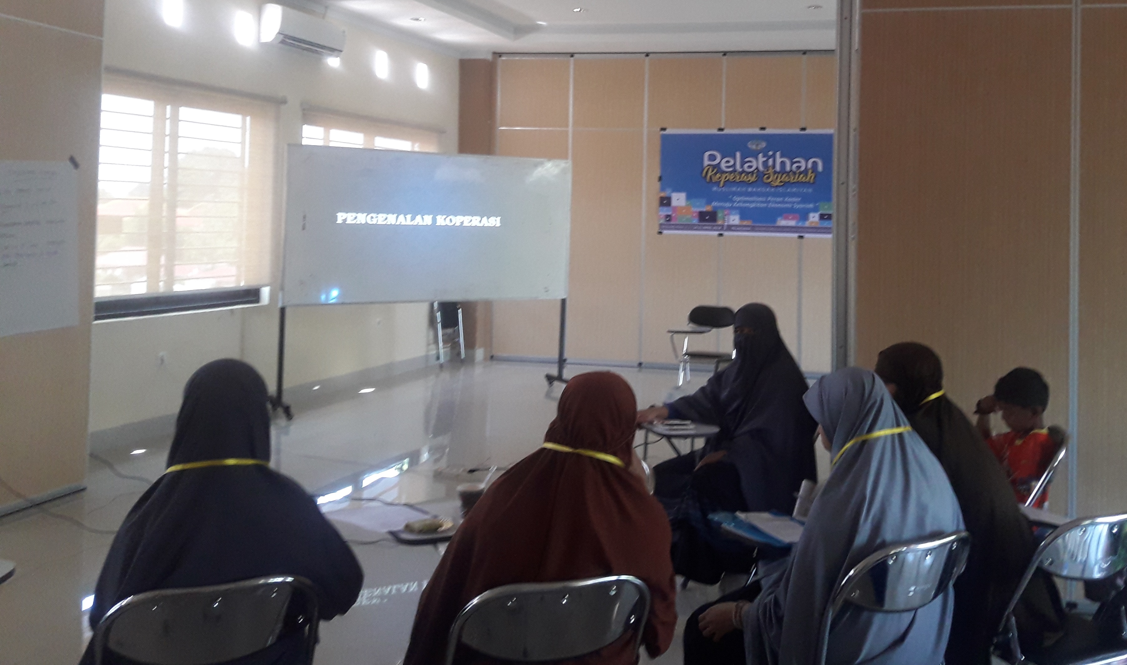 Pelatihan koperasi Syari’ah Muslimah Wahdah Islamiyah